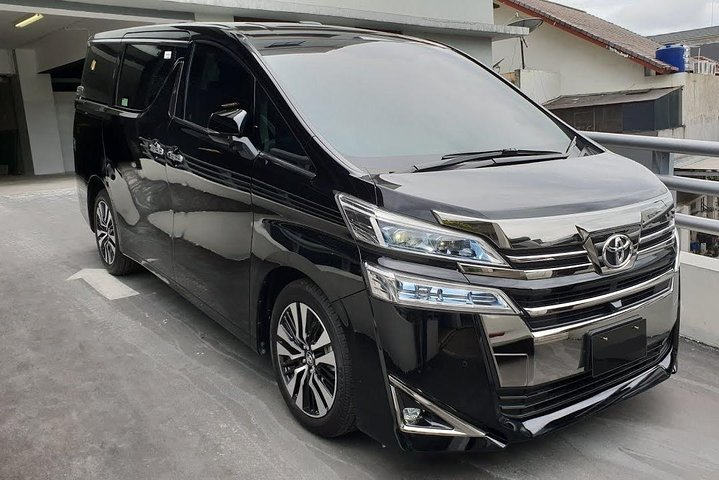 Experience seamless travel with Jakarta Airport Transfers providing comfortable business van rides for families or colleagues. Enjoy hassle-free service as you journey to Jakarta Airport CGK.