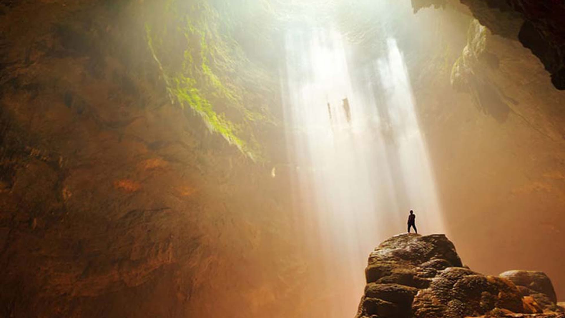 日惹的Jomblang 洞穴探索和速降一日游| Pelago