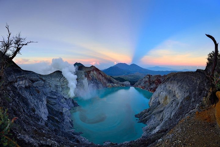 Kawah Ijen Sunrise