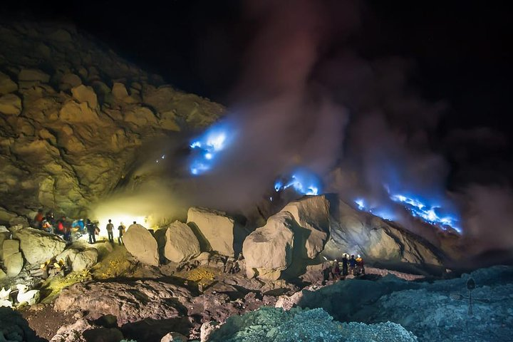 main activity ijen blue fire