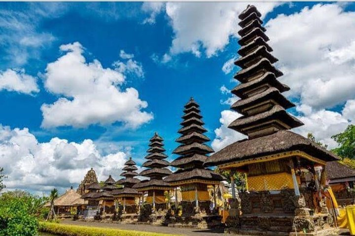 Kingdom Tour - Photo 1 of 6