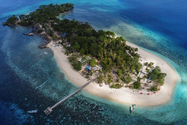 Lihaga Island (white sand island) swimming twice, including lunch and tickets dalam Manado | Pelago