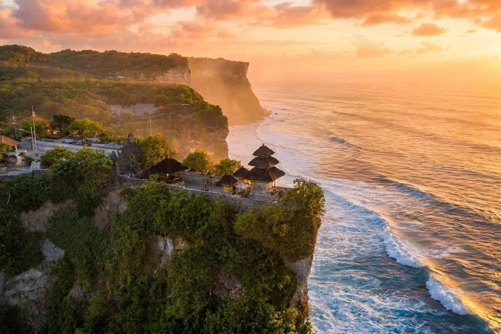 Padang-padang Beach and Kecak Firedance at Uluwatu Temple - Photo 1 of 11