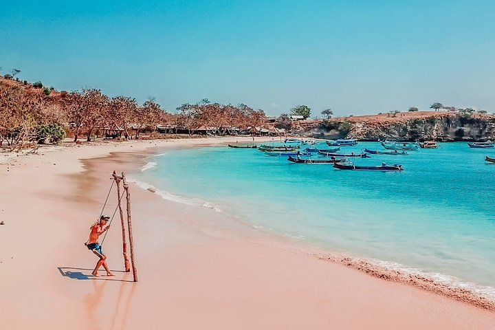 Pink Beach and Southeast Gili Islands Private Tour - Full Day - Photo 1 of 8