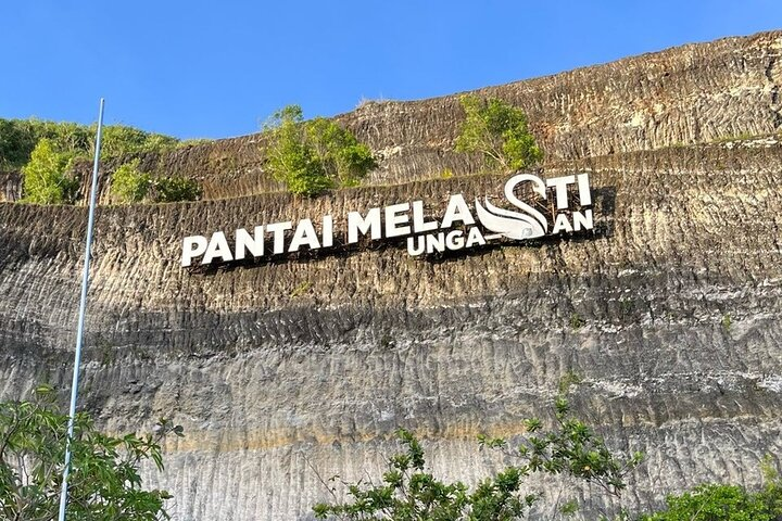 Private Beach Tour with Jimbaran Seafood - Photo 1 of 11