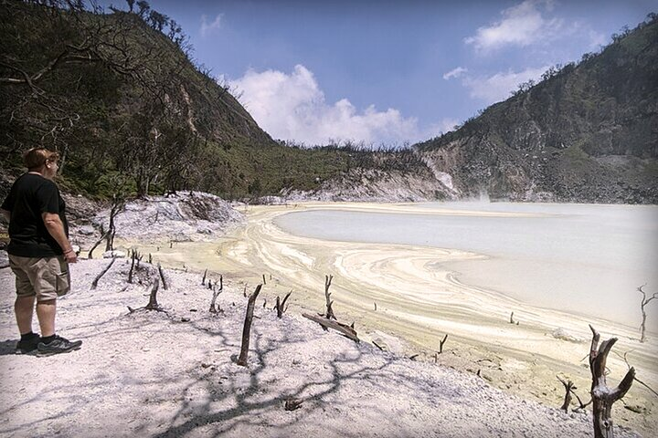 Private Guided to The White Crater & Surrounding Areas Tour - Photo 1 of 16