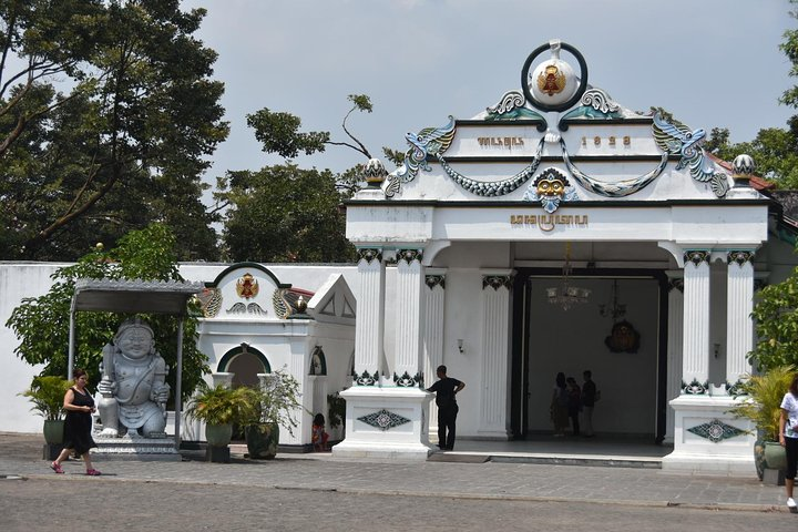 Private Royal Heritage Tour: Yogyakarta Palace, Watercastle, Sonobudoyo Museum - Photo 1 of 19