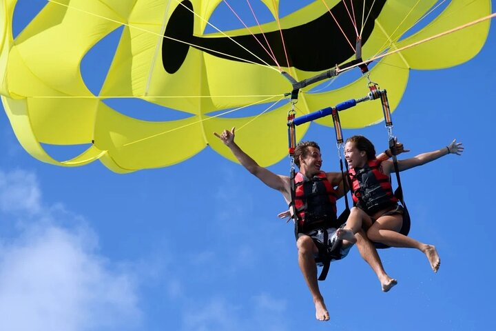 parasailing