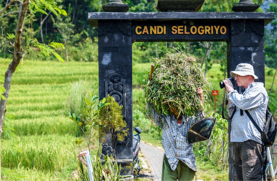 Discover the serene beauty of Selogriyo Temple while interacting with friendly locals and exploring picturesque Javanese rice terraces rich in culture and natural charm. Perfect for immersing in local life!
