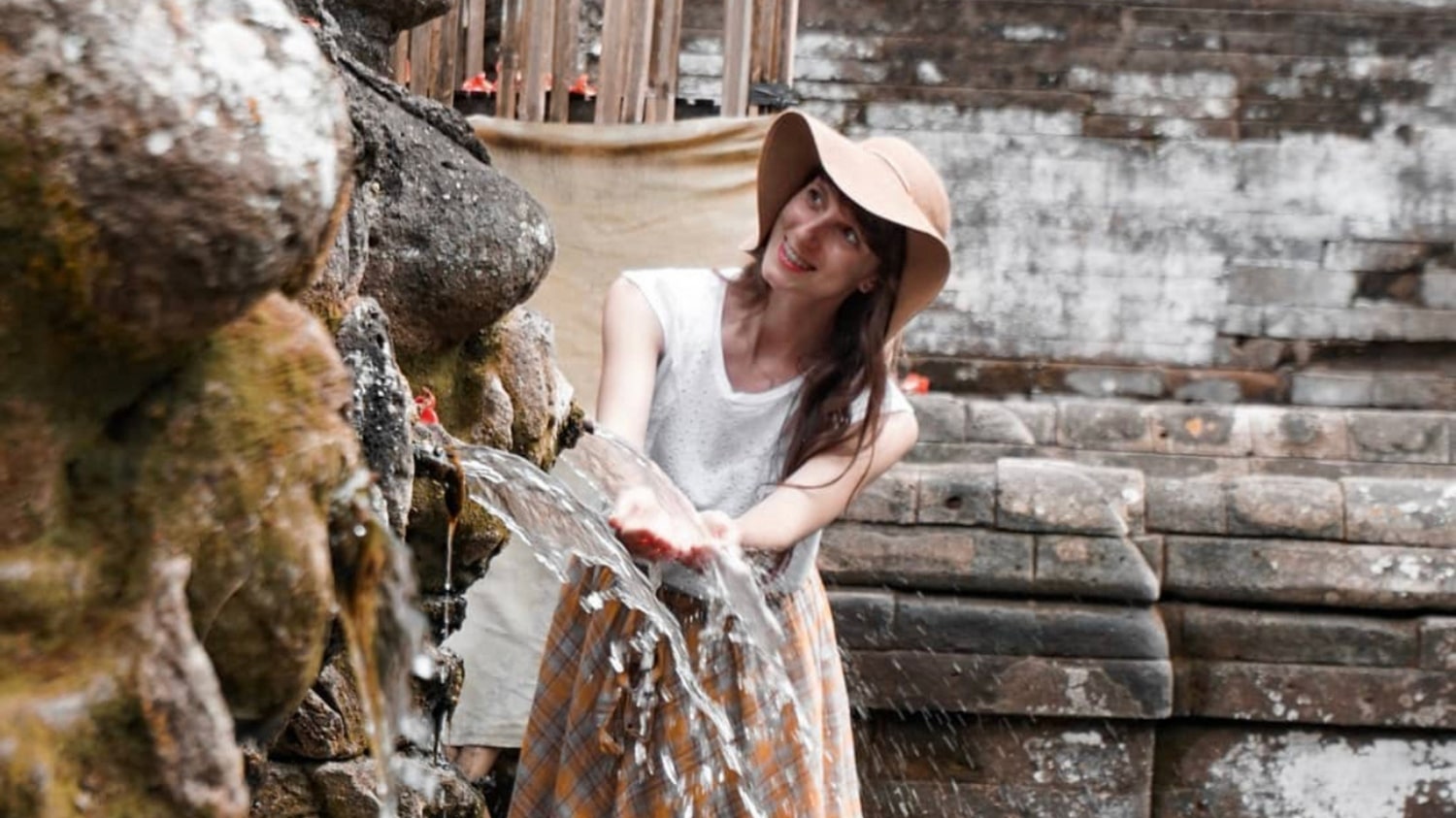 การบำบัดจิตวิญญาณแบบบาหลีและประสบการณ์การทำความสะอาดออร่า - Photo 1 of 5