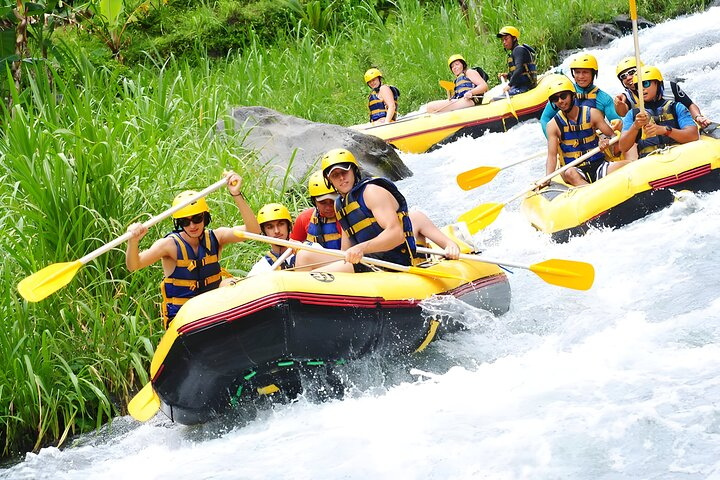 Telaga Waja Rafting and Jimbaran Seafood Dinner