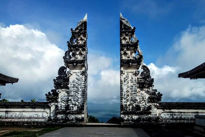 Lempuyang "Heaven Gate" temple