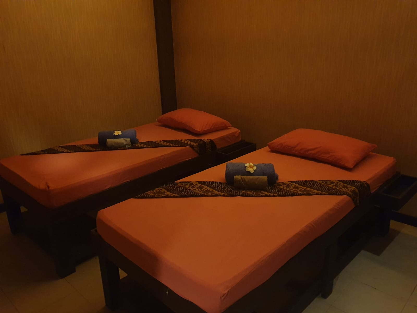 Relax in soothing surroundings at Grand Majesty Spa Batam where expert massages and refreshing body scrubs create a rejuvenating getaway perfect for unwinding after a day of adventure.