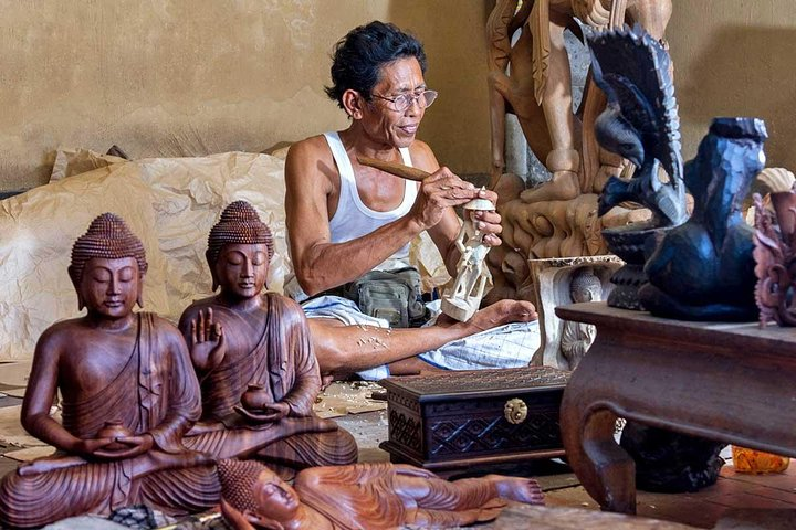 Mas Village famous with wood carving