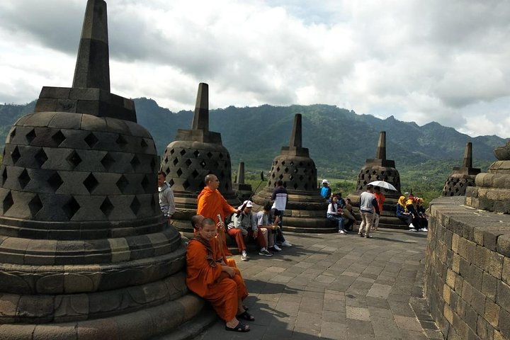 WONDERFULL JOGJA01 (Borobudur+Prambanan+City Tour+lunch 10 hours) - Photo 1 of 8