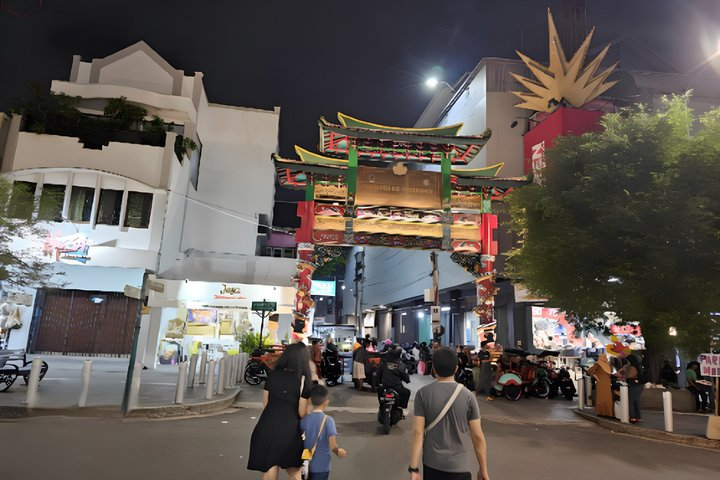 Yogyakarta Night Tour: Food & Cultural Experience - Photo 1 of 4