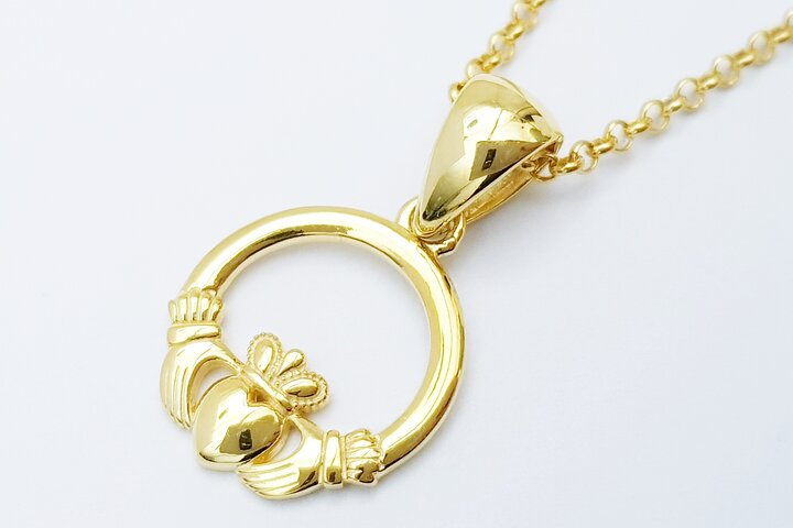 Claddagh Guided Walking Tour in Galway with Free Claddagh Ring in