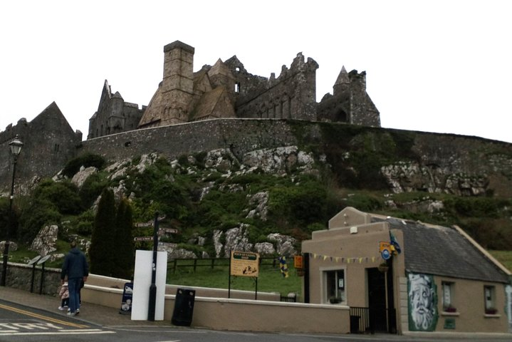 Dublin City To Rock Of Cashel Private Chauffeur Full Day Sightseeing Round Trip - Photo 1 of 2