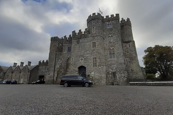 Shannon Airport to Kilkea Castle Hotel to Car Service - Photo 1 of 8