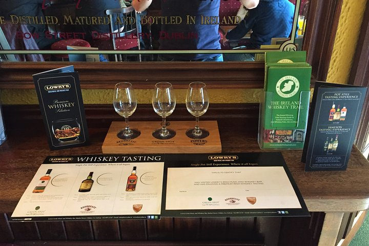 Private Irish whiskey tasting in local country pub. Galway. Guided. 30 minutes. - Photo 1 of 8