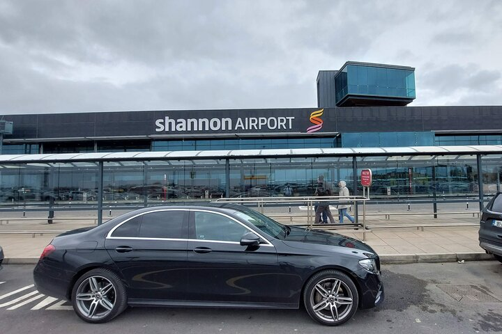 Shannon Airport to Ballyfin Demesne chauffeur car service.