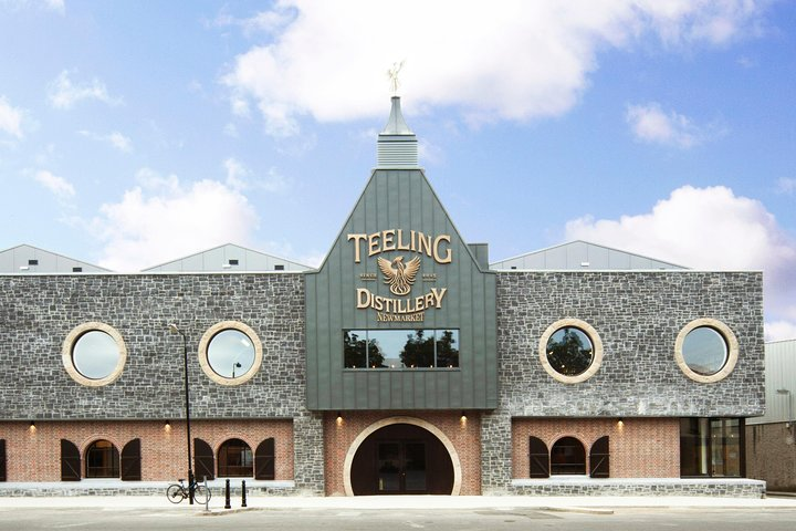 Discover the essence of Dublin's whiskey heritage at Teeling Distillery where the rich aromas and stories of Irish whiskey come alive during an engaging tour and tasting experience.