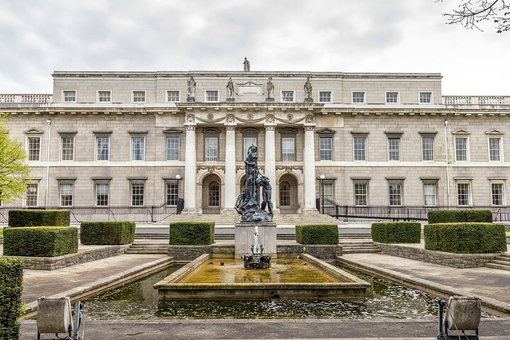 Explore the rich history of Irish and European art at the National Gallery of Ireland. Discover stunning collections and charming nearby landmarks perfect for an enriching day.