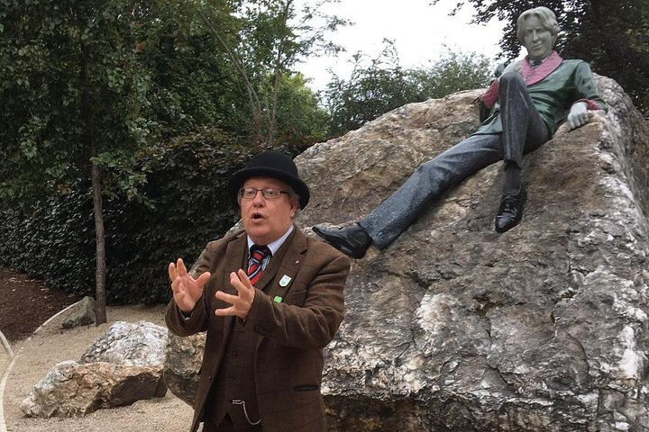 Walking tour in Merrion Square Park with a pint of Guinness Dublin Rogues Tour  - Photo 1 of 11
