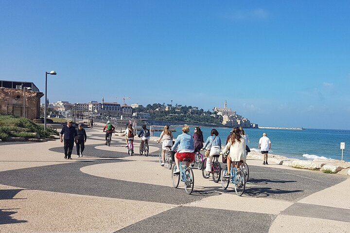 3-Hour Private Morning Bike Tour - Photo 1 of 2