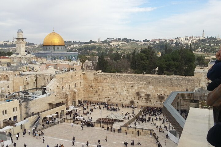 Tour Jerusalem- sacred to three faiths