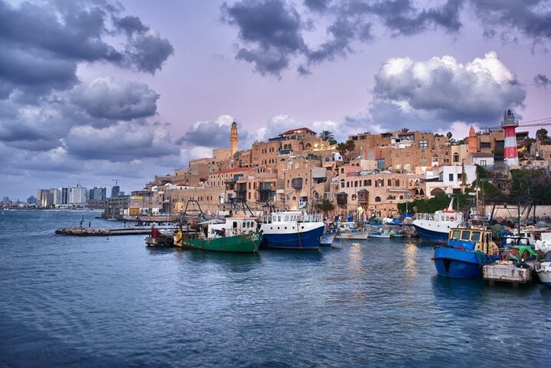 Tel Aviv; Jaffa Old City, Port & Shuk Hapishpishim Walking Tour in