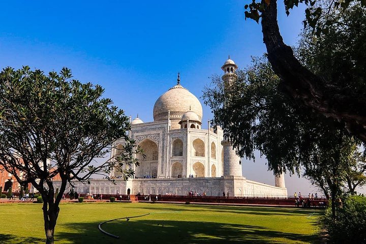 5 Days Golden Triangle Tour By Train/Rail Experience