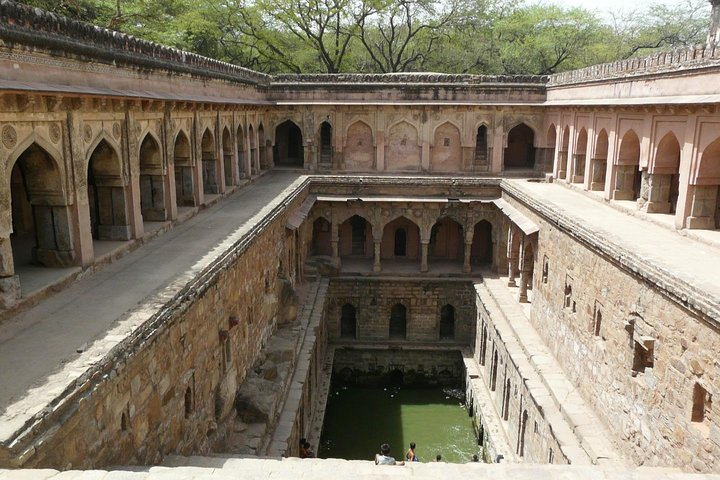 3-Hour Mehrauli Archaeological Park Ruins Walking Tour Delhi in