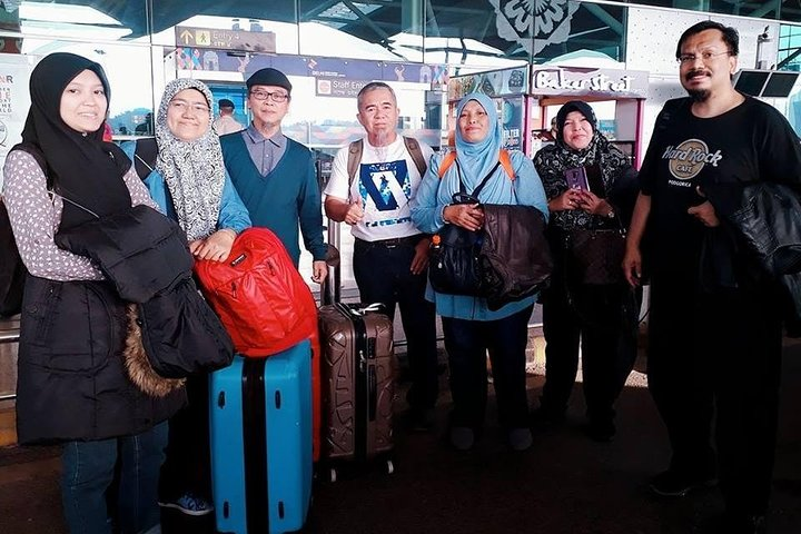 A Private Airport Transfer in Srinagar - Photo 1 of 2