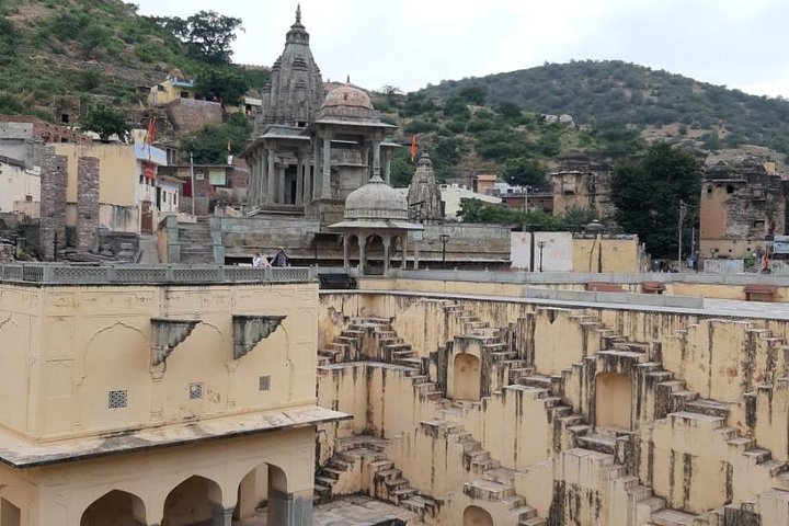 Panna Meena Kund