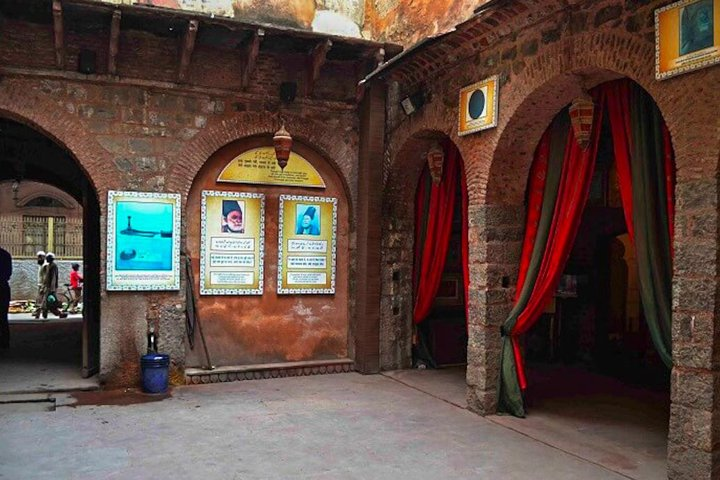 The enchanting corridors of Mirza Ghalib Haveli