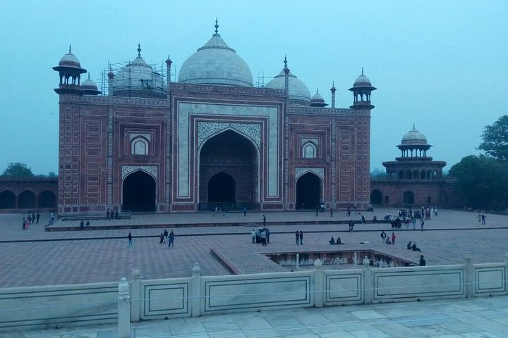 Agra City Tour with Lunch and Guide - Photo 1 of 7