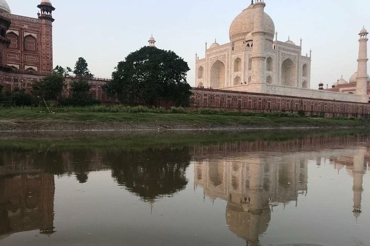 Agra Private Sightseeing Tour with Local Guide and Pickup - Photo 1 of 7