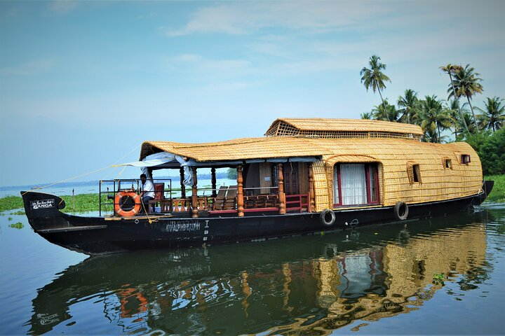 Private Alleppey Backwater Houseboat DayTour with Taxi from Kochi - Photo 1 of 4