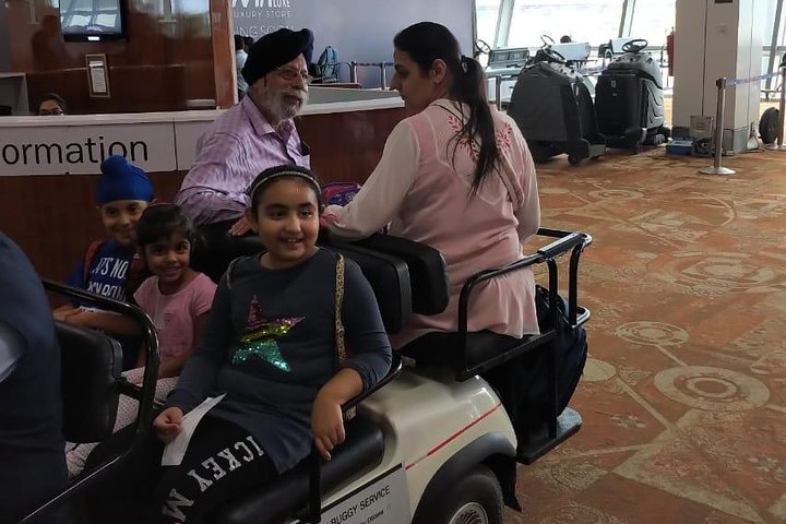 VIP Arrival Meet & Assist service at Delhi Airport (opt transfer) - Photo 1 of 8