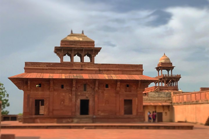 Bundi To Agra Drop Via Abhaneri Step Well's & Fatehpur Sikri - Photo 1 of 15