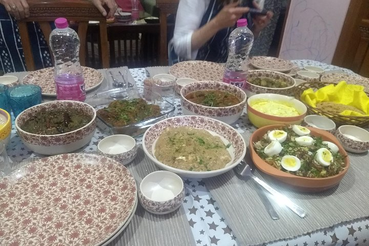 Learn 5-6 & Eat 9-10 Veg & Non-Veg Authentic Dish in a Delhi Home - Photo 1 of 25