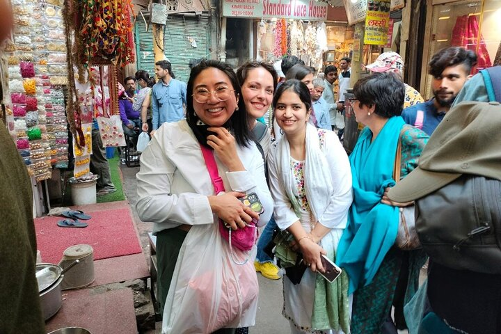 Private Delhi Shopping Tour with Expert Female Consultant - Photo 1 of 25