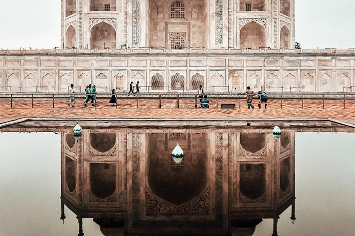 Day tour of agra by Superfast train including entrances ,lunch and guide - Photo 1 of 10