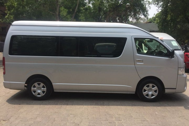 Delhi Airport To Agra Hotel Transfer by Private AC Car - Photo 1 of 8
