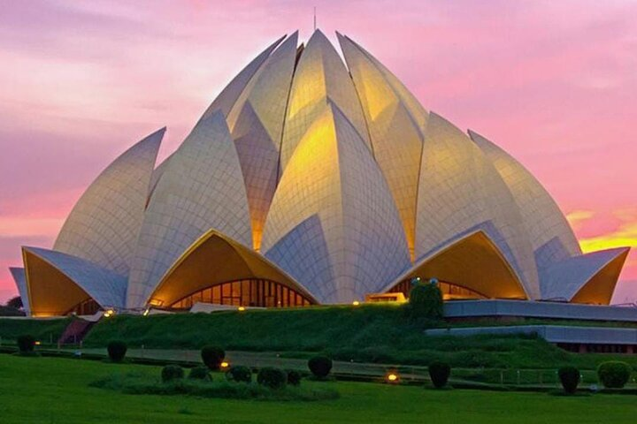 All Inclusive: Full Day Old and New Delhi incliding city tour Exclusive Sight to visit with our skilled team and services 
