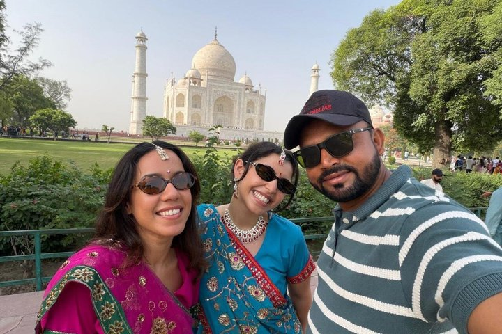 From Agra: Private Taj Mahal Tour with Saree &Indian Attire - Photo 1 of 10