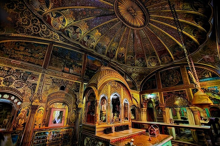 Paying respects at the stunning Digambar Jain Temple