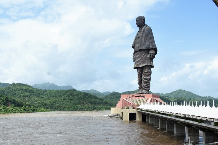 Driving through Architectural Marvels: Hyderabad to Vadodara - Photo 1 of 16