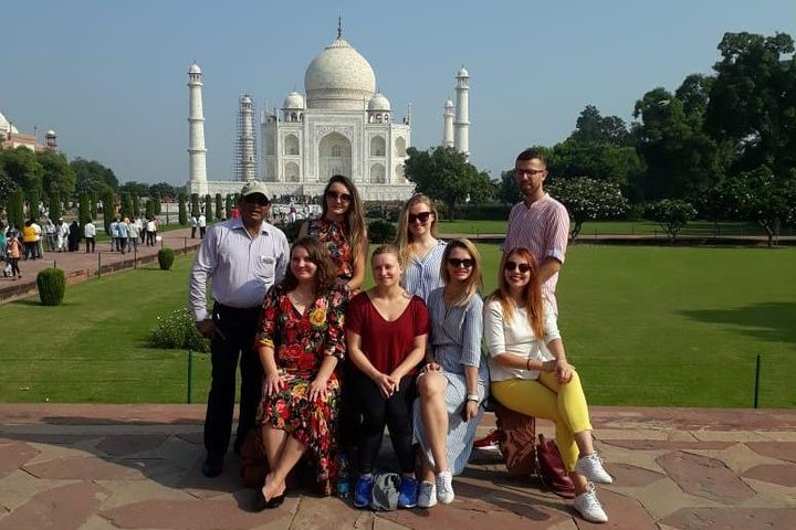 Early Morning Agra Tour - Photo 1 of 8